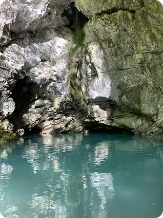 مسیر زیبای غار دیورش 2