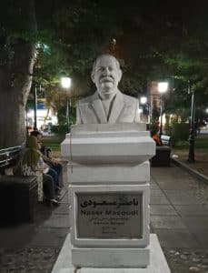 تندیس ناصر مسعودی در سبزه میدان رشت