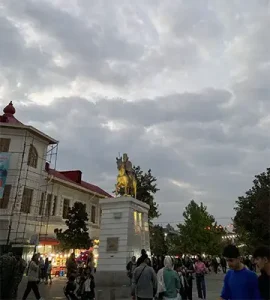مجسمه میدان شهرداری رشت