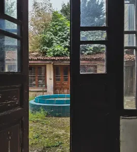 حیاط پشتی خانه قدیری رشت