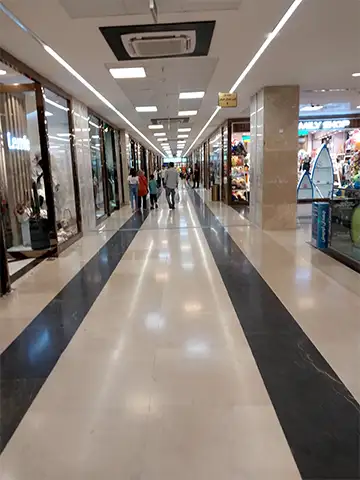 نمایی از پاساژ منطقه آزاد انزلی کاسپین