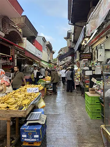 بازار محلی رشت