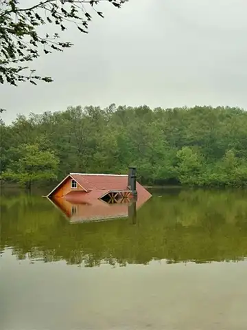 خانه قرمز سقالکسار