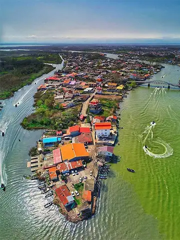 نمای کلی تالاب انزلی (مرداب انزلی)