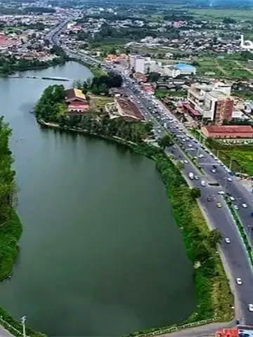 تالاب عینک رشت از بالا