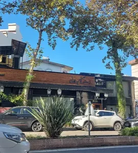 نمای بیرون رستوران رازقی رشت