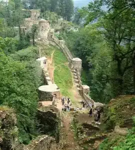 قلعه رودخان فومن