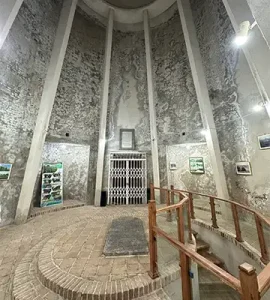 مقبره کاشف السلطنه