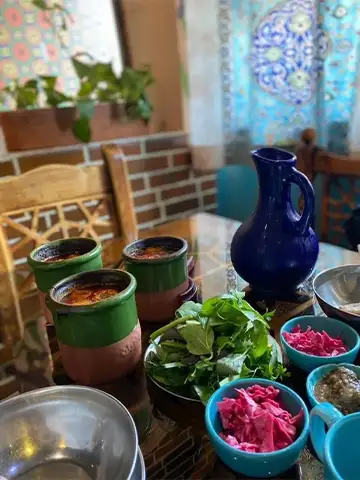 دیزی سنگی در رستوران دوران رشت