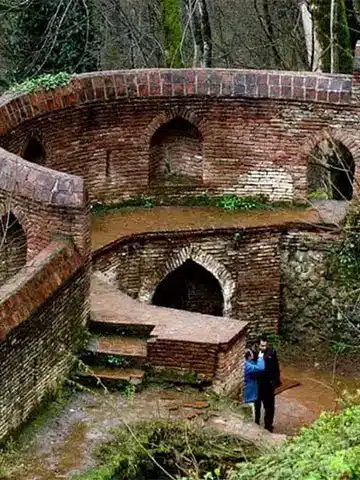 عکس داخلی قلعه رودخان