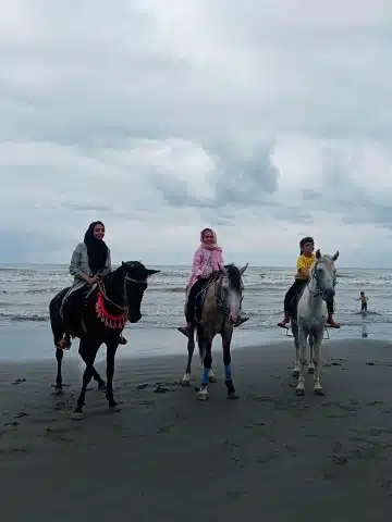 اسب سواری در ساحل گیسوم