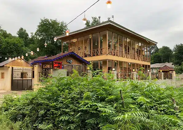 مجتمع اقامتی بوم‌گردی نازآینه