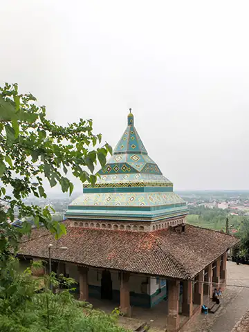 مقبره شیخ زاهد گیلانی