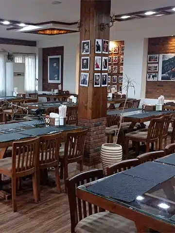 فضای داخلی کبابی یاسر رشت قلی پور رشت