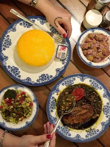 قرمه سبزی رستوران شمس العماره بندر انزلی