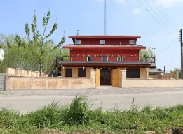 کافه رستوران گیل آس صومعه سرا